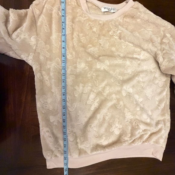 Wound Up Juniors Christmas Icon Tan Fleece Pullover, Size XL - Picture 13 of 14